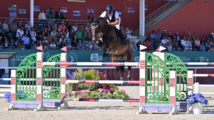 Laurent Goffinet et Figaro des Parts s'emparent de la victoire dans l'épreuve à 1,50m du CSI 3* de Saint-Lô
