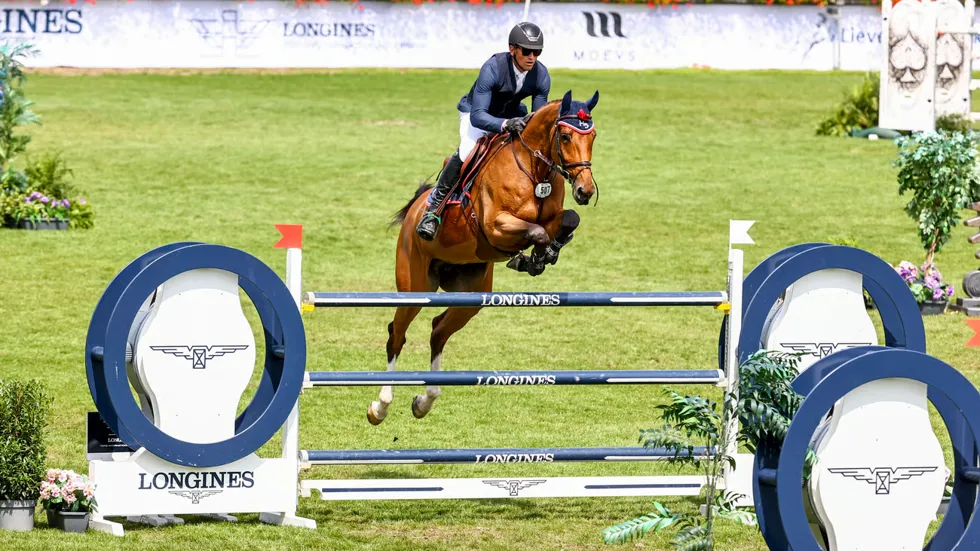 Eduardo Pereira De Menezes en H5 Kay’s Pleasure Hero Z wonnen de CSI2* Grote Prijs