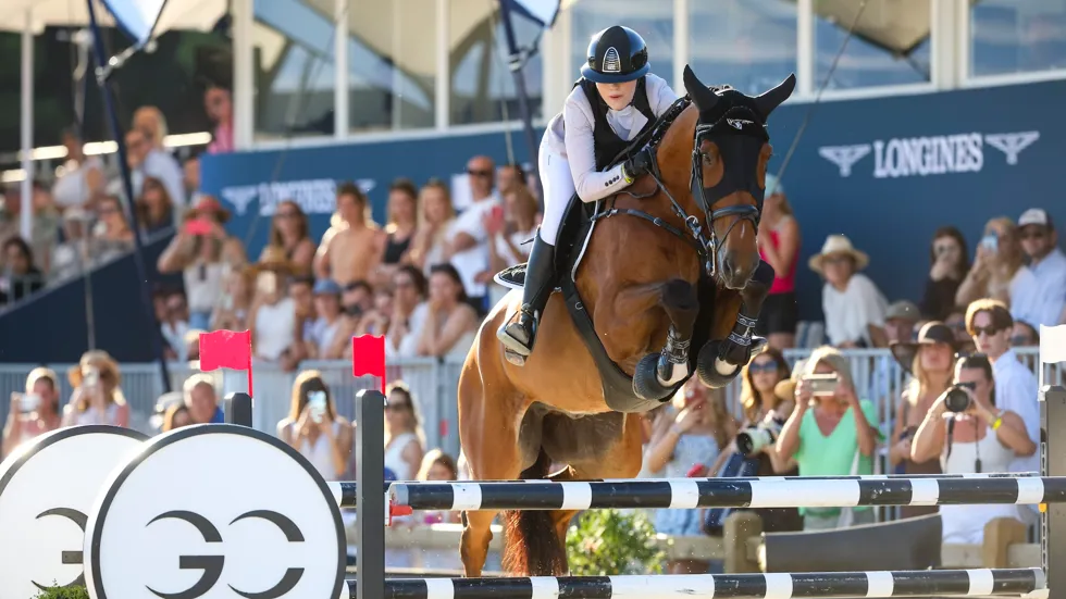 Anastasia Nielsen en ESI Rocky op de 5*-Grand Prix van de Longines Global Champions Tour in Ramatuelle