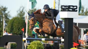 Sienna Charles a imposé son cheval Valkiry de Zance (SF, Diamant de Semilly x Double Espoir) de la plus belle des manières, en franchissant la ligne d’arrivée en 67’’89.