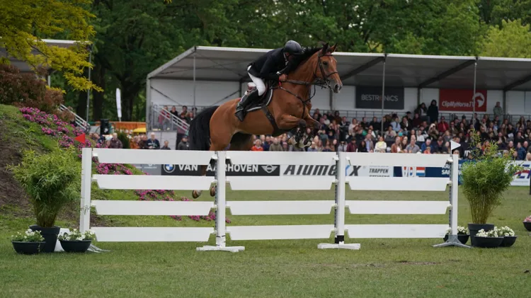 Derbykoning in eigen stad