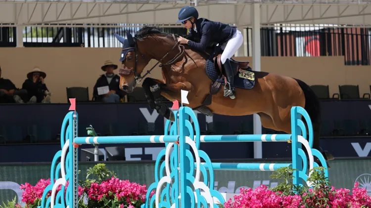 Oraline van Prinseveld op het GP-podium in Mill Spring