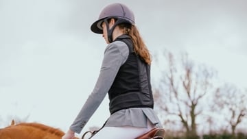 Très discret et ergonomique, ce nouveau modèle offre un niveau de protection inédit pour un gilet près du corps. 