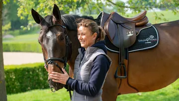 Golden Horse lance Natural Instinct, un aliment ultra fibreux en granulés qui apporte fibres de qualité et minéraux-vitamines à tous les chevaux.