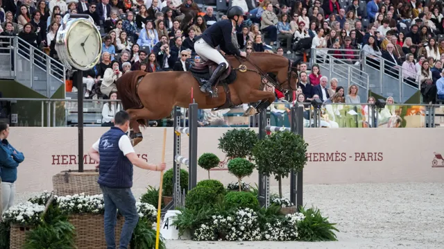 Pieter Devos wint 1m55-hoofdrubriek op Saut Hermès