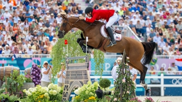 Karl Cook et Caracole de la Roque aux Jeux olympiques de Paris 2024, cet été. 