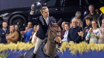 En selle sur son fidèle IQ van het Steentje, Wilm Vermeir s'est offert la dernière étape de la Coupe de monde Longines 2022 à Malines.