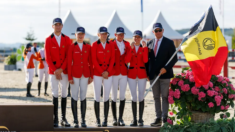Teambrons voor de Young Riders