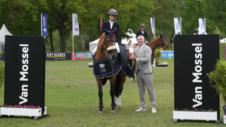 Kantella Van ’T Merelsnest Z sprong naar de overwinning