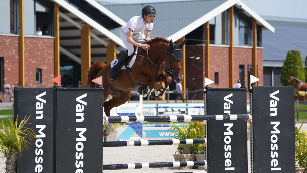 Candy Prince De Leonte naar overwinning in Kuringen