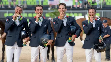 Astier Nicolas et Piaf de B'Neville ont parachevé le succès tricolore. Ils sont désormais en course pour l'or individuel.