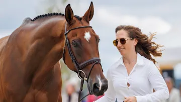 Le duo est ici à l’une des visites vétérinaires des Européens du Pin-au-Haras, en 2023. 