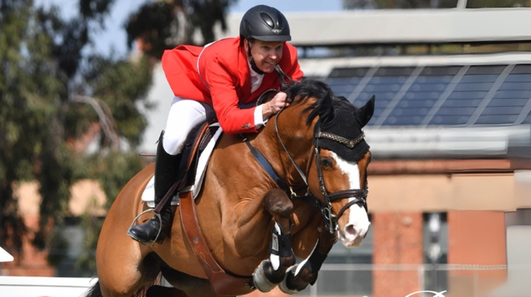 Bates Saddles, fabricant renommé de selles haut de gamme, lance une campagne unique.