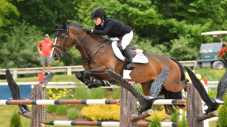 Katie Dinan et Brego R'N B dans le Grand Prix du CSI 3*