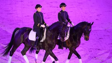 Aujourd’hui, le Cadre noir compte quatre femmes parmi les trente-deux écuyers.