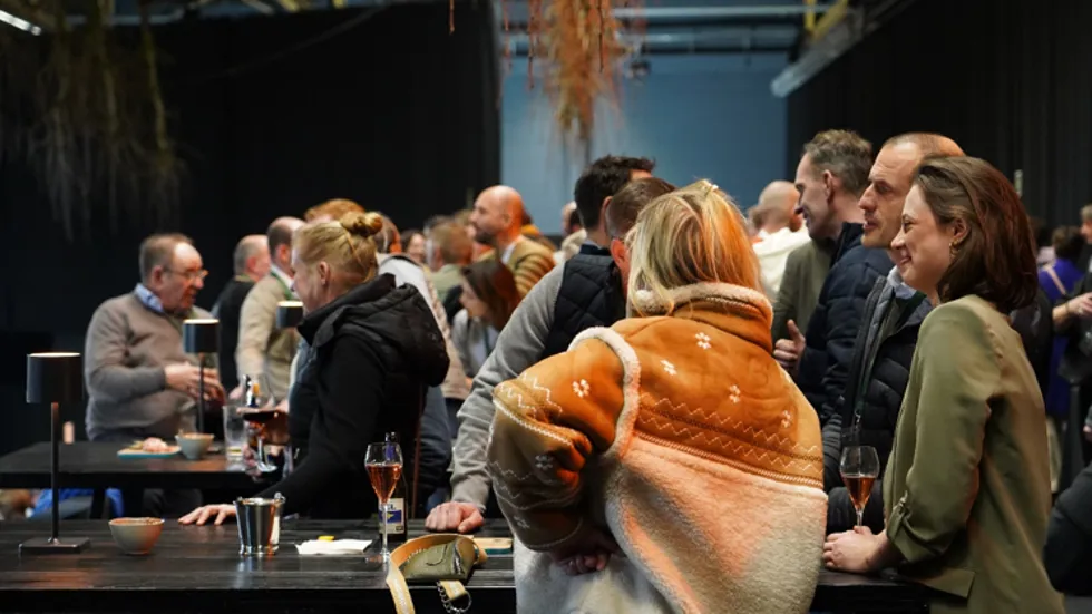 Voor starters en start-ups die vandaag willen beginnen, is het vaak zoeken naar zichtbaarheid, de juiste contacten en haalbare groeikansen. Flanders Horse Expo wil dat ondernemerschap mee ondersteunen en versnellen.