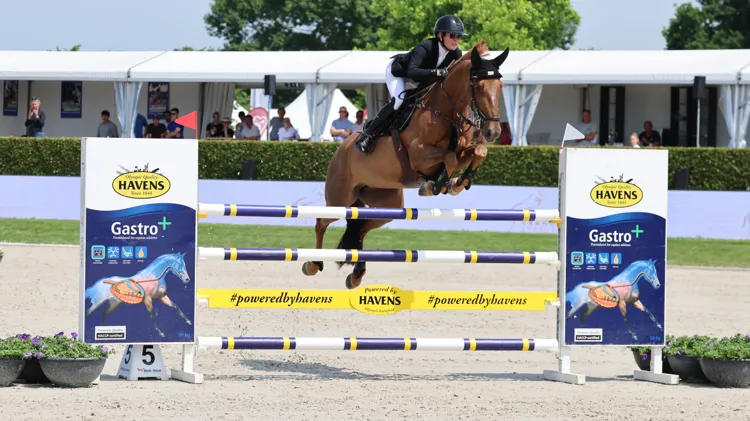 Perla B Z bevestigt talent in internationale finale