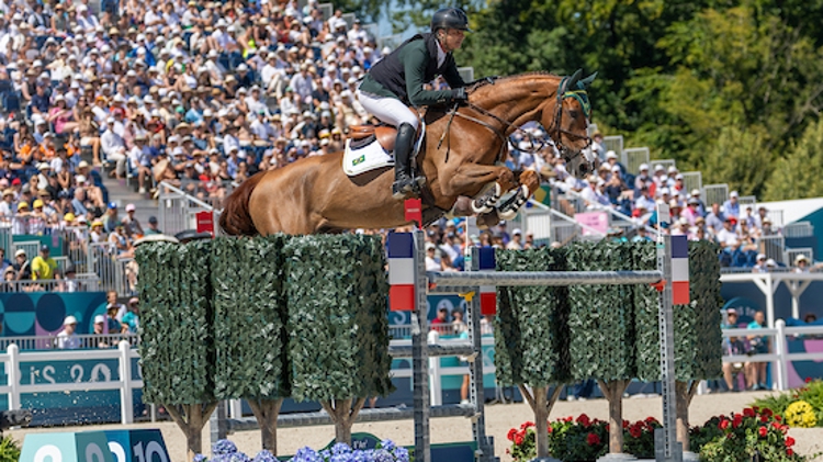 Rodrigo Pessoa en Nielsdaka van de Rhamdia Hoeve tijdens de Olympische Spelen