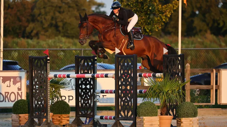 Sara Brionne a commencé à concourir avec Grand Duc du Paradiso, ici au CSI 2* de Kronenberg, en 2022.