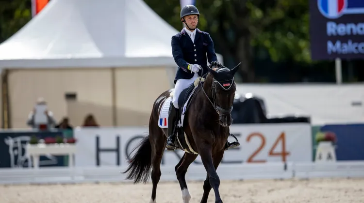Au cours de sa carrière, Renaud Ramadier a disputé plusieurs championnats réservés aux Jeunes Chevaux, notamment les Mondiaux de Verden en 2021 avec Malcom X de Massa, qui a brillé l’an dernier sous la selle de Pierre Volla.