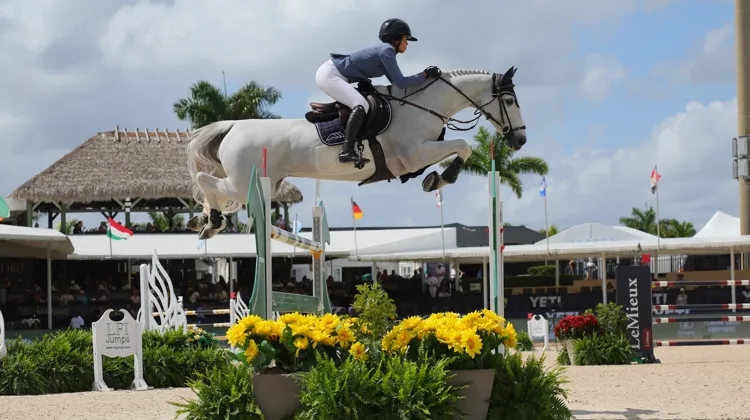 Début mars, Mimi Gochman et Iron Maiden sont remontés sur le podium d’une épreuve 5* à Wellington, en prenant la troisième place du WEF Challenge Week 9 (1,55 m). 