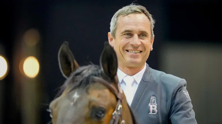 “J’apprends tous les jours aux côtés des chevaux”, affirme Julien Épaillard. 