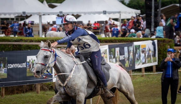 En plus de connaître de superbes succès sportifs, Mélody Théolissat porte un discours clair et engagé sur sa discipline, entachée de scandales liés au bien-être animal.