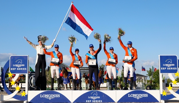 Les Pays-Bas se sont imposés à domicile pour la deuxième année consécutive à Kronenberg, grâce à Bas Moerings, Sanne Thijssen, Vincent Voorn, chef d’équipe, Mel Thijssen et Gert-Jan Bruggink (de gauche à droite).