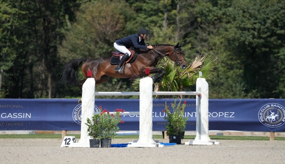 Depuis le début de saison 2025, le Français et sa bondissante Dynamite du Miral ont terminé sur le podium de quatre Grands Prix internationaux.