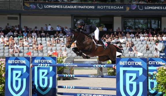 Jeanne Sadran s’est illustrée à Rotterdam en signant l’un des deux seuls doubles sans-faute de la troisième étape de la ligue des nations Longines, décrochant ainsi sa place pour La Corogne.