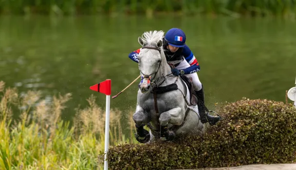 Aux championnats d’Europe de Blenheim, l’été dernier, Alexis Goury et son nouveau cheval de tête Je’vall ont signé le meilleur résultat tricolore.