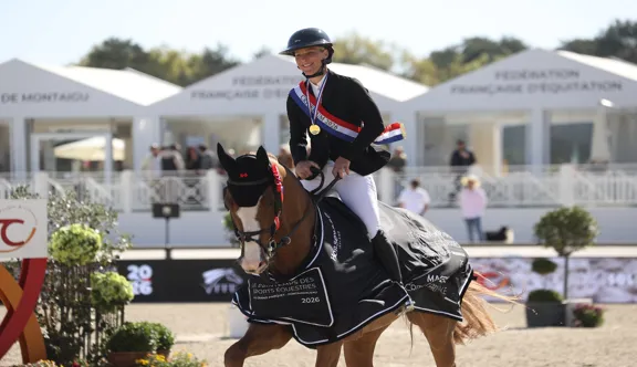 Stéphanie Hennequin et Candice vd Celiebruge Z ont été sacrée en Pro 1. 