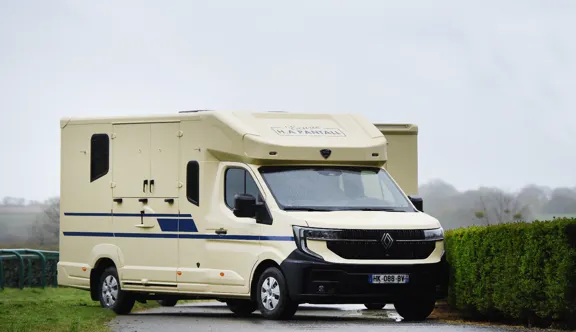 Depuis trente ans, MTM conçoit des véhicules pour chevaux 100 % français alliant robustesse, confort et savoir-faire sur mesure.