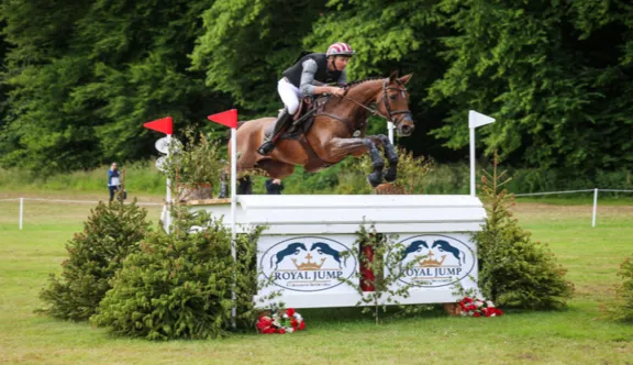Le Royal Jump s’impose cette année comme un événement majeur du calendrier équestre international grâce à une participation exceptionnelle dans le CCI 4*-L.