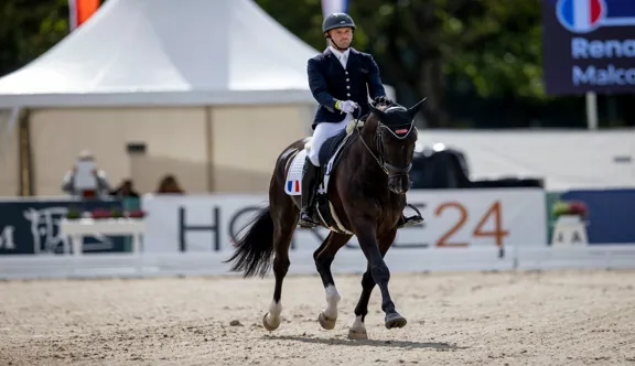 Au cours de sa carrière, Renaud Ramadier a disputé plusieurs championnats réservés aux Jeunes Chevaux, notamment les Mondiaux de Verden en 2021 avec Malcom X de Massa, qui a brillé l’an dernier sous la selle de Pierre Volla.