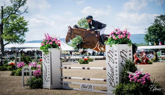 Daniel Bluman, vainqueur de l'épreuve majeure du CSI 4* d'Upperville aux États-Unis.