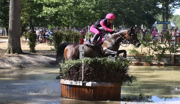 Loeva Schwartz Dosse et Vanoise de Visyje sur le cross.