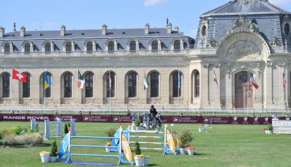 Troisième cavalier mondial, Scott Brash figure parmi les têtes d'affiche de l'édition 2026 du Chantilly Classic présenté par Al Shira'aa. 