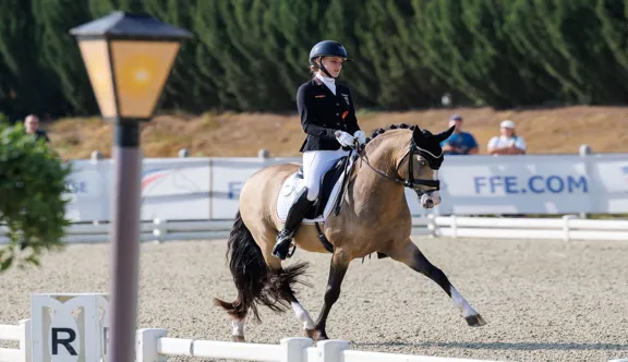 Déjà vice-championne d'Europe l'année dernière sur cette même piste, Leni-Sophie Gosmann s'est offert l'or aujourd'hui. 