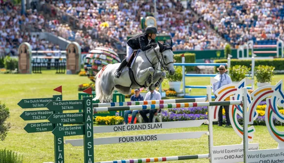 Ici à Aix-la-Chapelle en mai avec Greya, Kent Farrington reste numéro un mondial en août