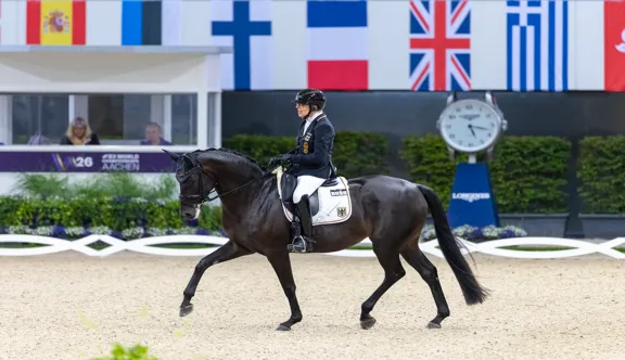 Multimédaillées aux championnats d’Europe, Heidemarie Dresing et Poesie 143 ont décroché l’or mondial pour la première fois. 