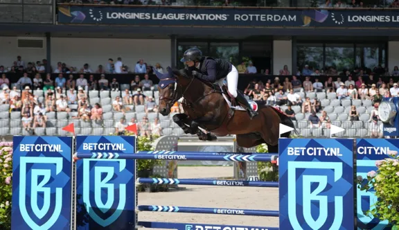 Jeanne Sadran et Dexter de Kerglenn ont signé le barrage qui a permis à la France de remporter la Coupe des nations 4* de Rabat. 