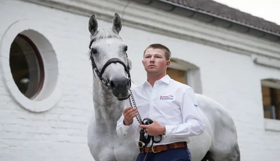 Médaillés de bronze en individuel aux championnats du monde d’Aix-la-Chapelle fin août, Harry Charles et LT Holst Freda ont impressionné le monde du jumping.