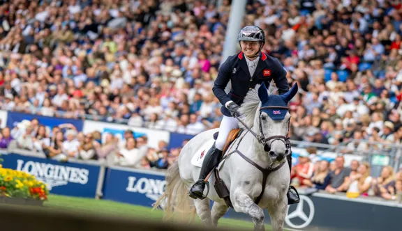 Aux Mondiaux d’Aix-la-Chapelle, Harry Charles et LT Holst Freda ont opéré une remontada extraordinaire de la cinquante-neuvième à la troisième place au classement individuel.