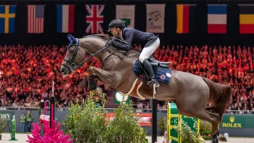 Simon Delestre et Golden Boy DK ont terminé neuvièmes du Grand Prix CSI5* du CHI de Genève 2025.