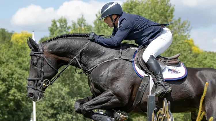 En remportant pour la troisième fois le Grand Prix 5* de Hickstead, Robert Whitaker égale son père John 