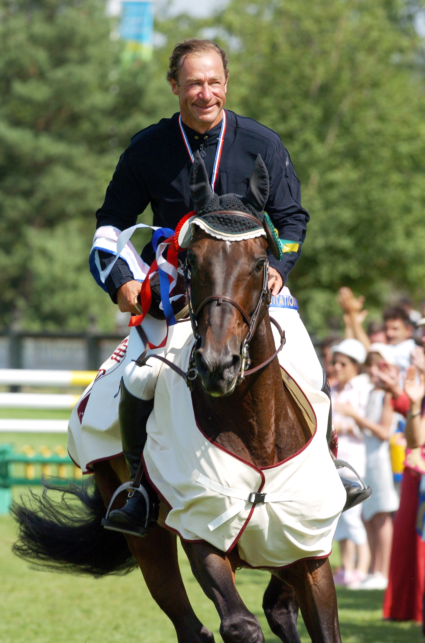 Sportivement, l’année 2005 a été la plus prolifique pour le couple, deuxième du Grand Prix CSI 2* de Deauville, puis sacré champion de France à Fontainebleau.