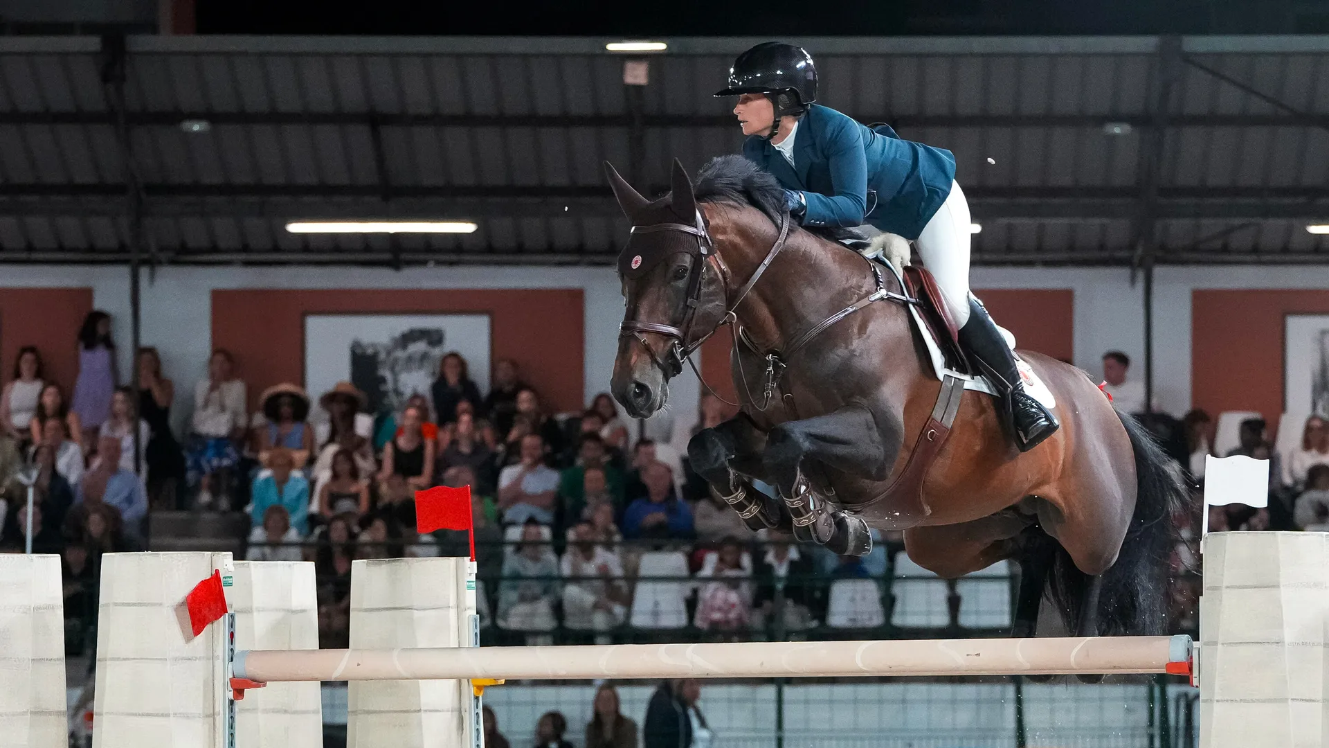 Jeanne Sadran, troisième avec Dexter de Kerglenn, a fait mieux que se rassurer après sa chute d’hier.