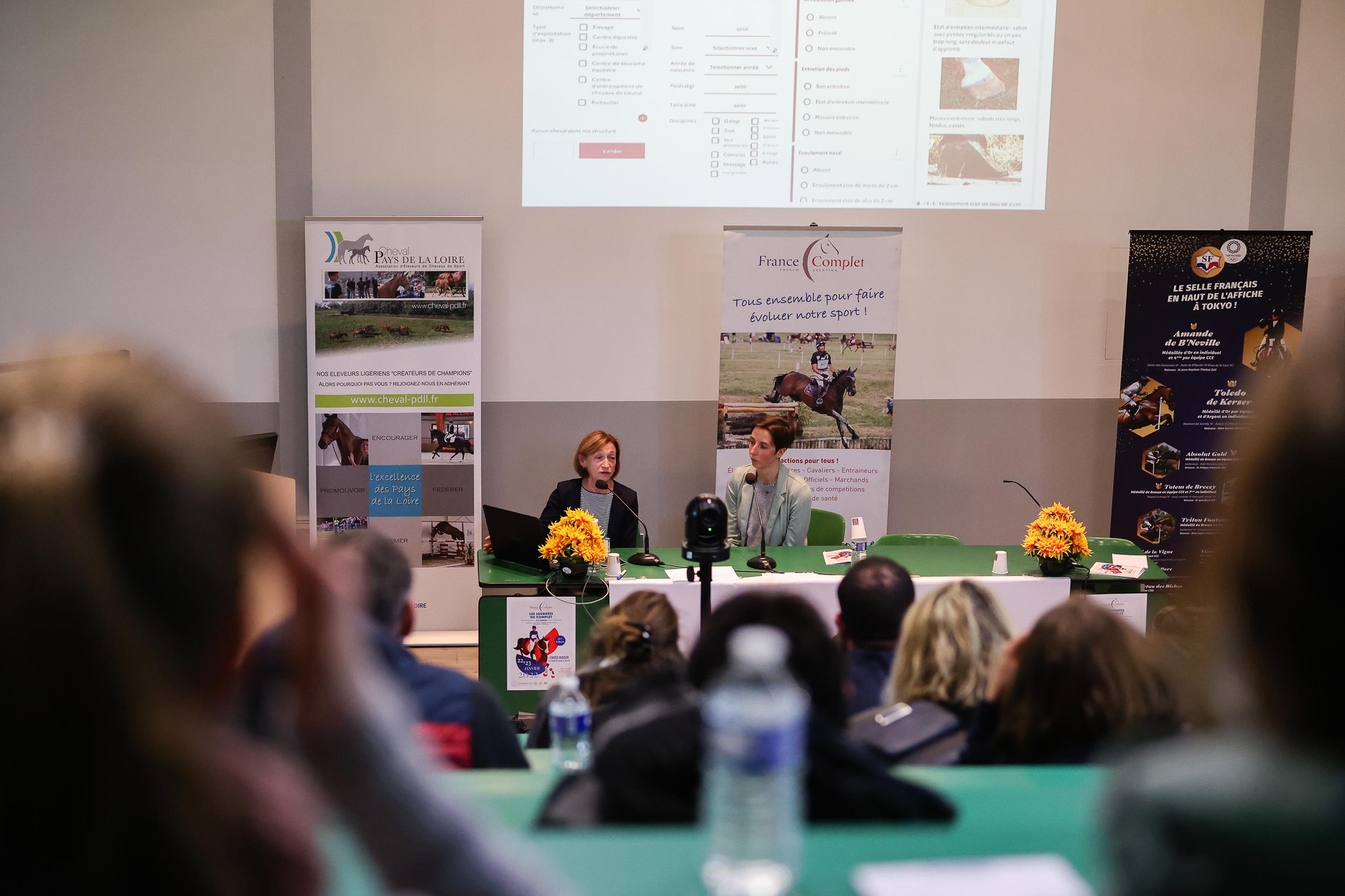 De nombreuses conférences ont eu lieu à Saumur ce week-end.