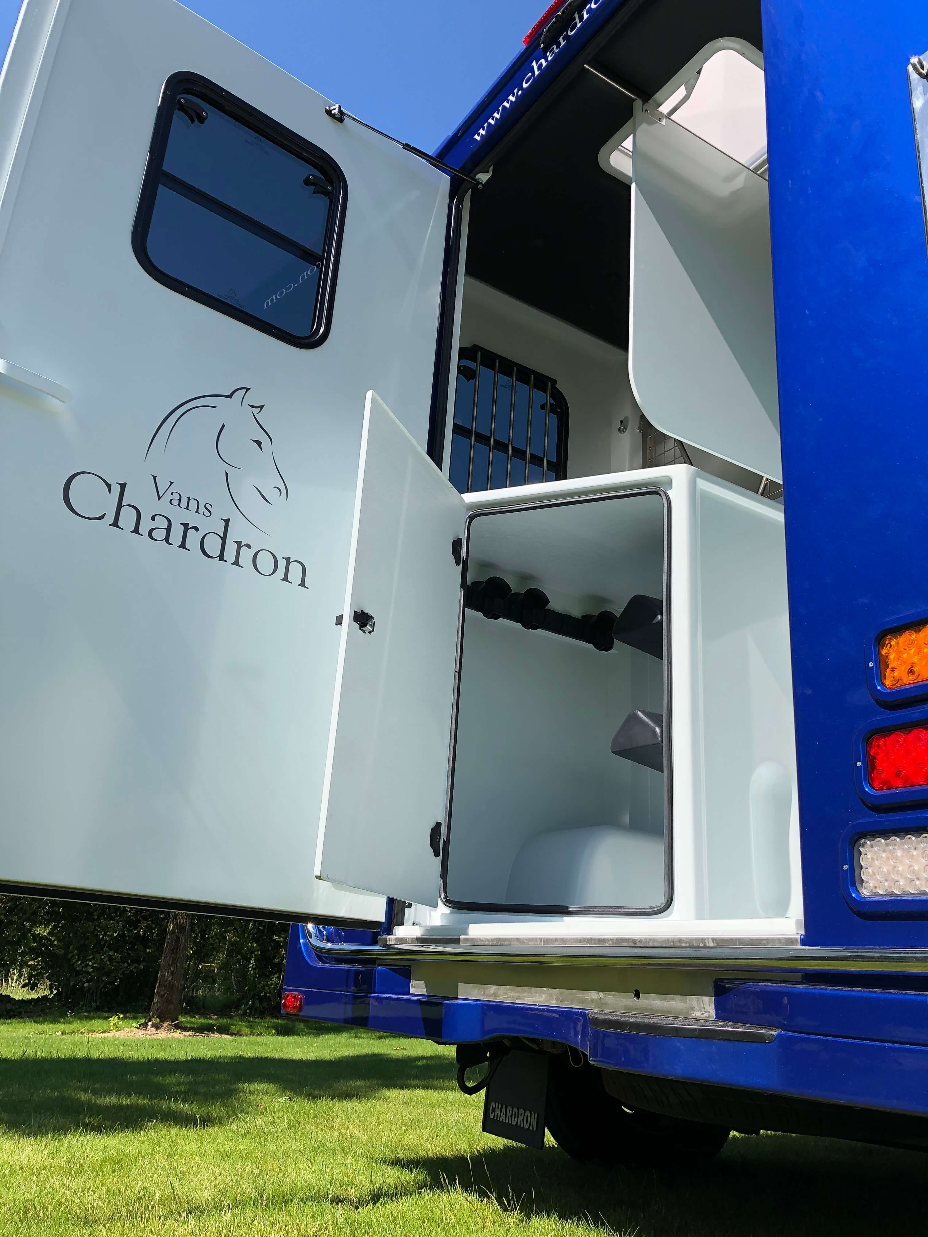 La marque Chardron propose un système de sellerie intégrée proche des roues avant et arrière.